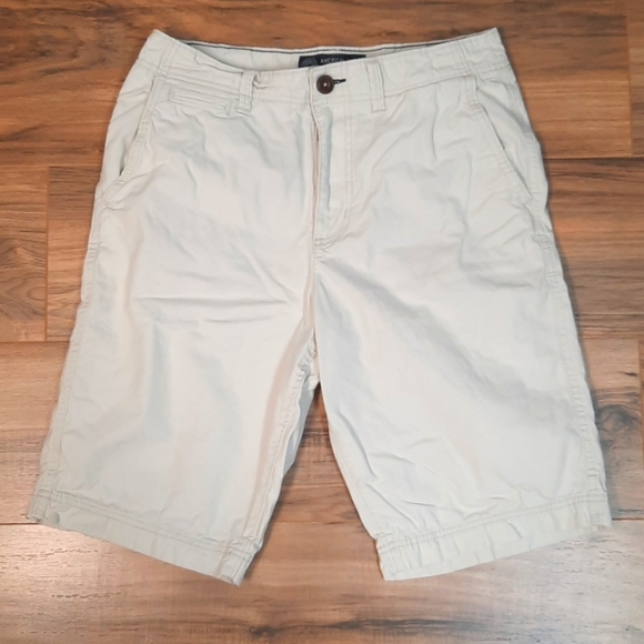 American Eagle Outfitters Other - American Eagle Longer Length Flat Front Cream Khaki Shorts Size 30